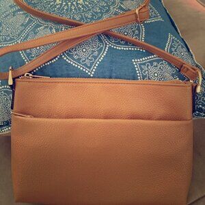 Tan hobo strap bag
